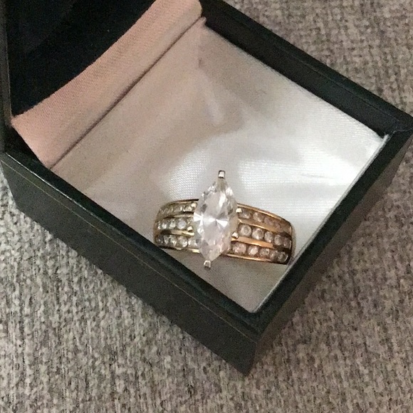 CUBIC ZIRCONIA RING - Picture 5 of 8